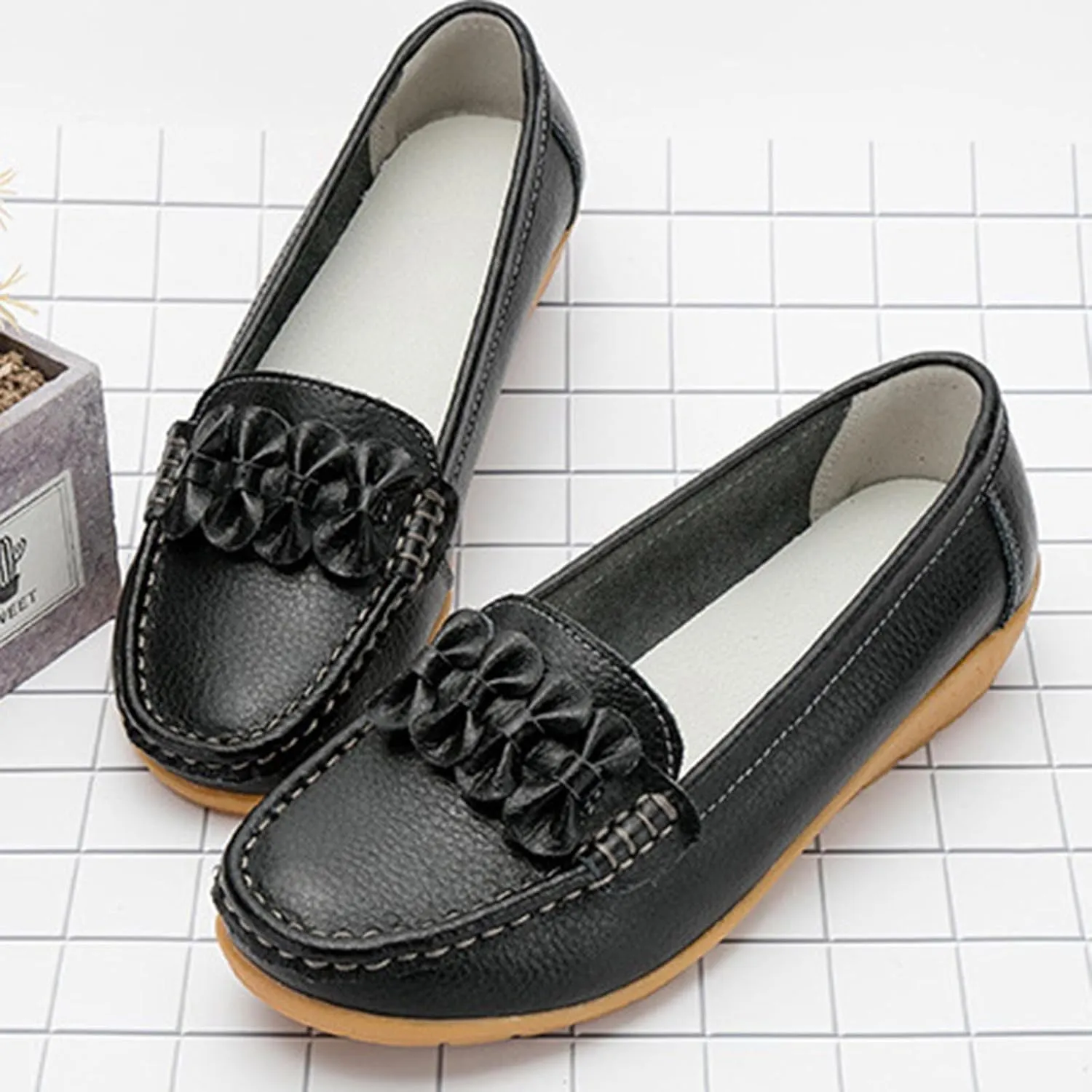 2025 Women's Ruched Embellished Pump Sandals Solid Faux Leather Slip on Loafer Closed Toe Rubber Sole Casual Sandal