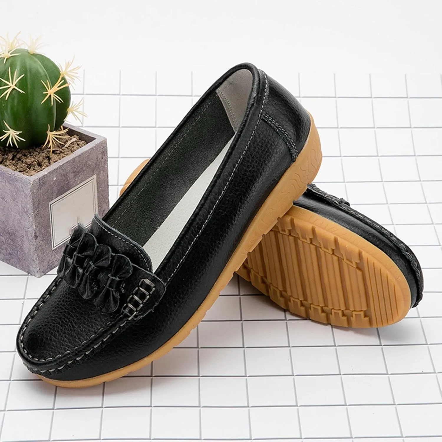 2025 Women's Ruched Embellished Pump Sandals Solid Faux Leather Slip on Loafer Closed Toe Rubber Sole Casual Sandal