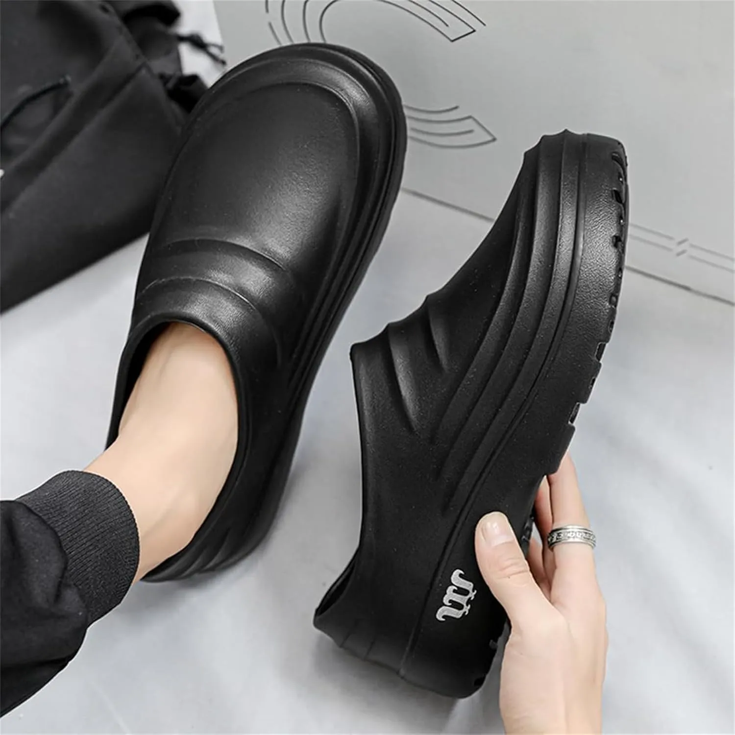 Armadillo Shoes Chef Womens Unisex Slip Resistant Waterproof Oil Resistant Clogs Ideal Work Shoes for Kitchens Closed Toe Comfy Lightweight Sandals