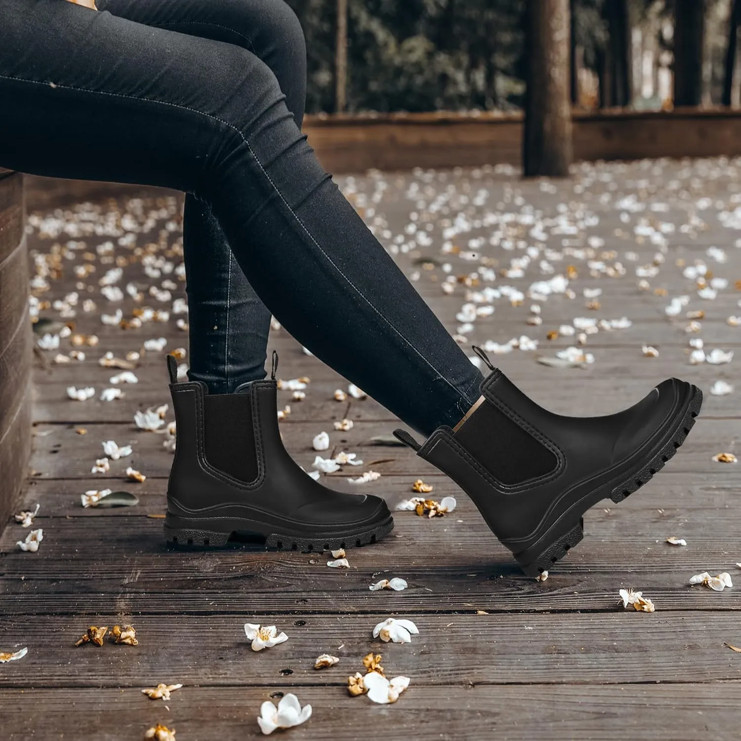 DKSUKO Women's Short Rain Boots Rubber Waterproof Garden Boots Elastic Slip On Ankle Chelsea Boot Fashion Insulated Rain Shoe for Outdoor Work Thick Sole