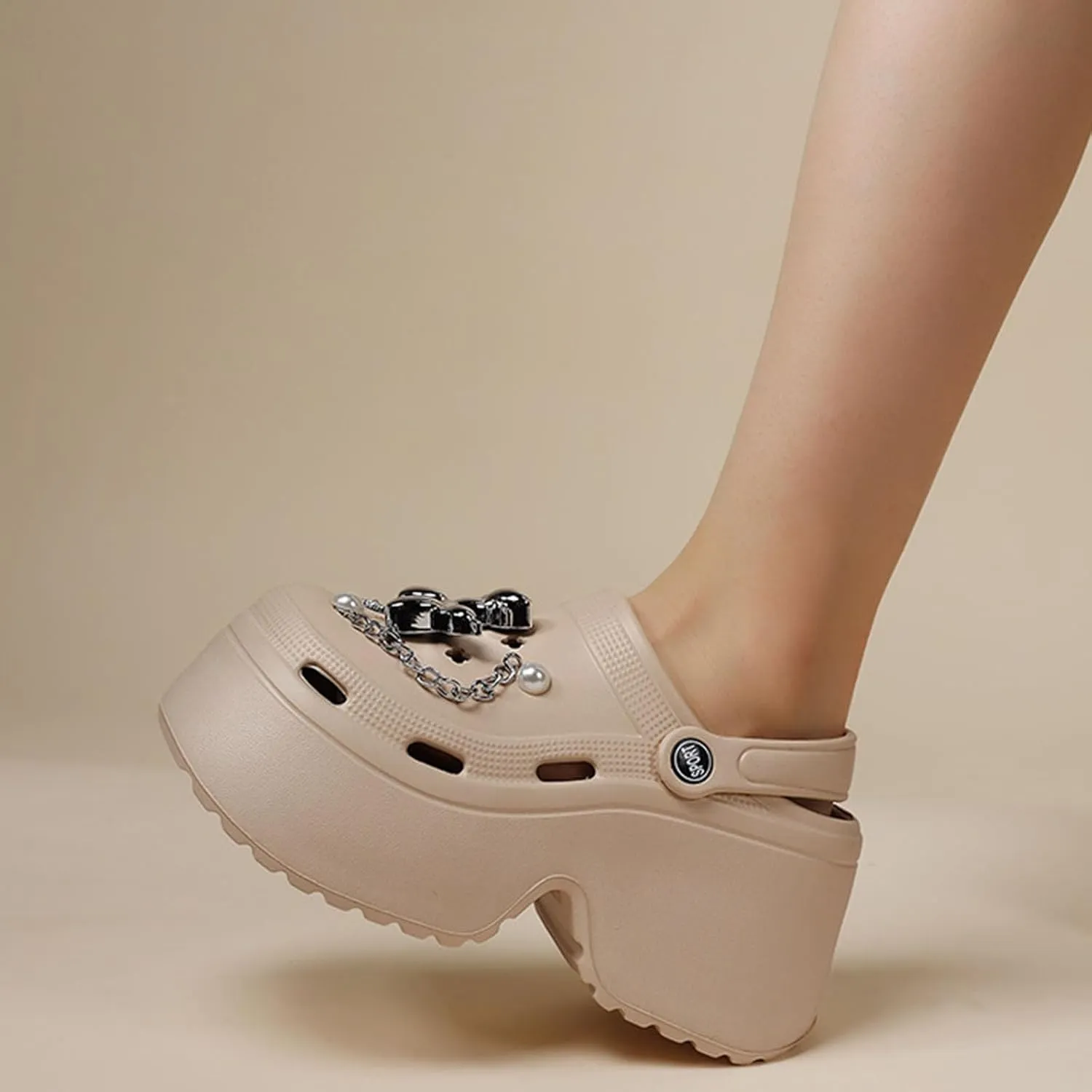 Fashion Women's Platform Clogs Anti Slip Slippers Beach Sandals Gardeners Clogs High Heeled Mule Slippers Gardening Shoes Sandals