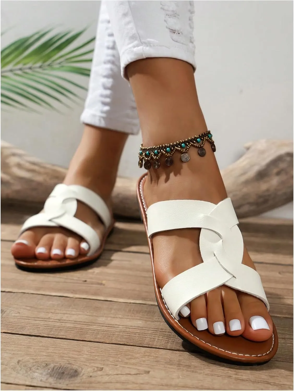 GORGLITTER Women's Strappy Criss Cross Flat Sandals Open Toe Wide Width Summer Vacation Slide Sandals