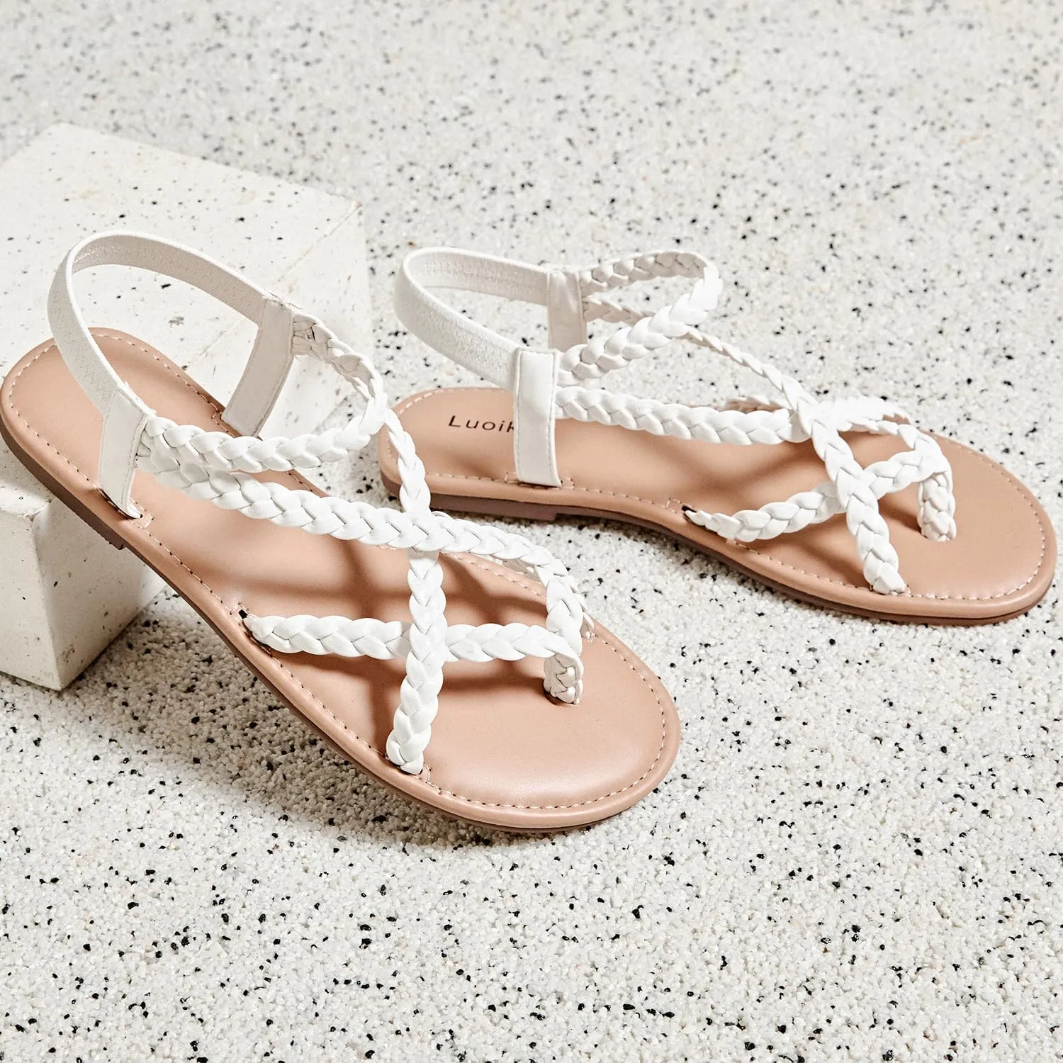 Luoika Women's Wide Width Flat Sandals, Flip Flop Casual Strapy Sandals Slip on Summer Beach Shoes for Women.