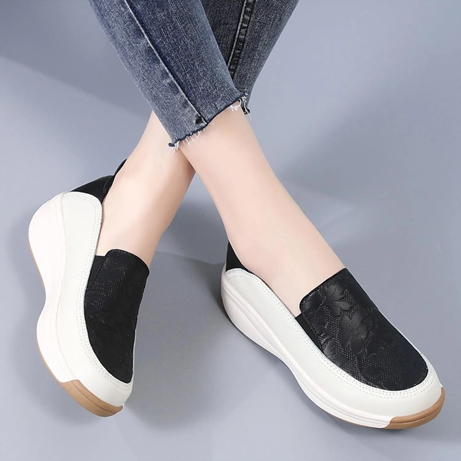 MEBAMY Women's Leather Soft Slip-On Loafers,Round Toe Platform Casual Sneakers,Non-Slip Heighten Low Top Comfortable Walking Loafers Black