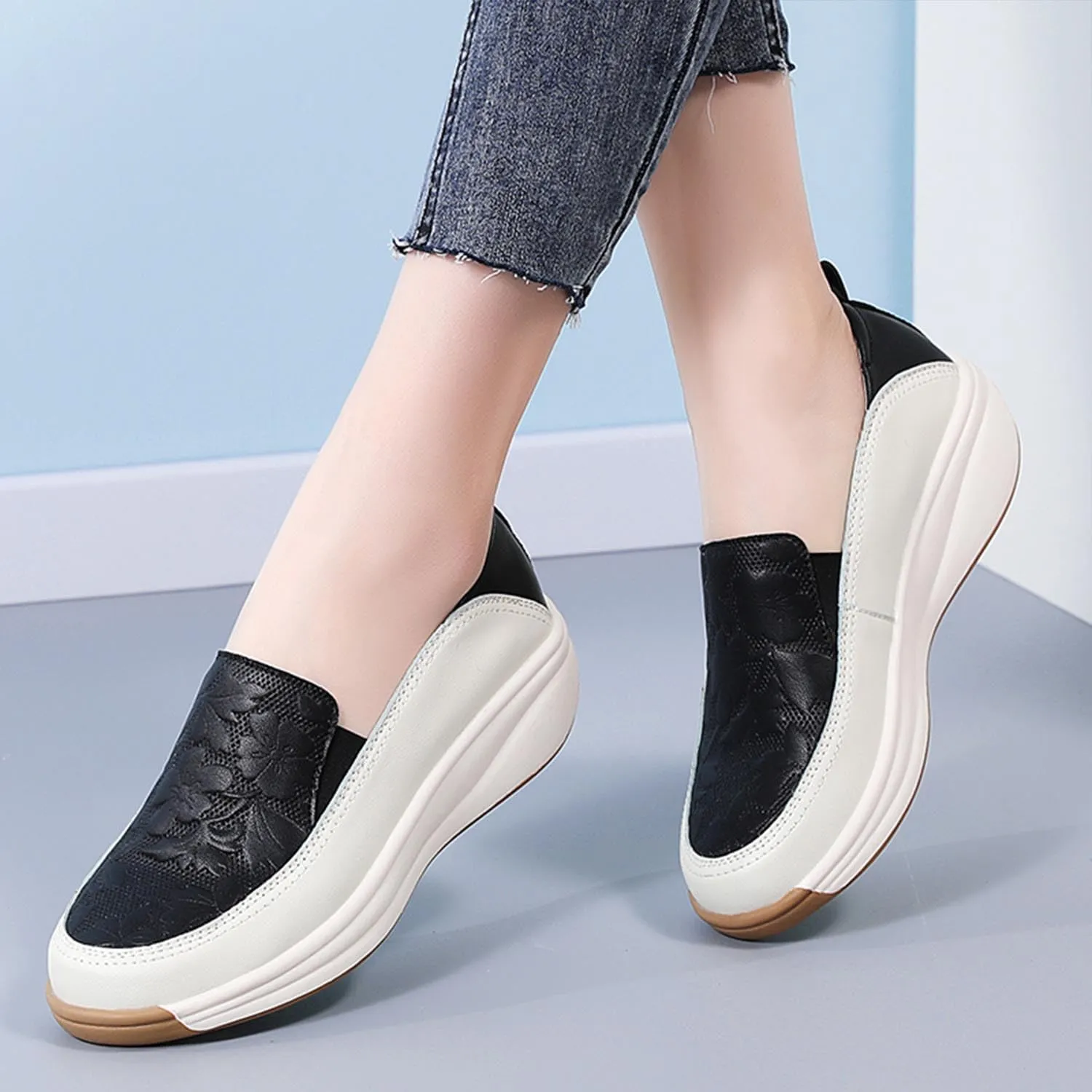MEBAMY Women's Leather Soft Slip-On Loafers,Round Toe Platform Casual Sneakers,Non-Slip Heighten Low Top Comfortable Walking Loafers Black