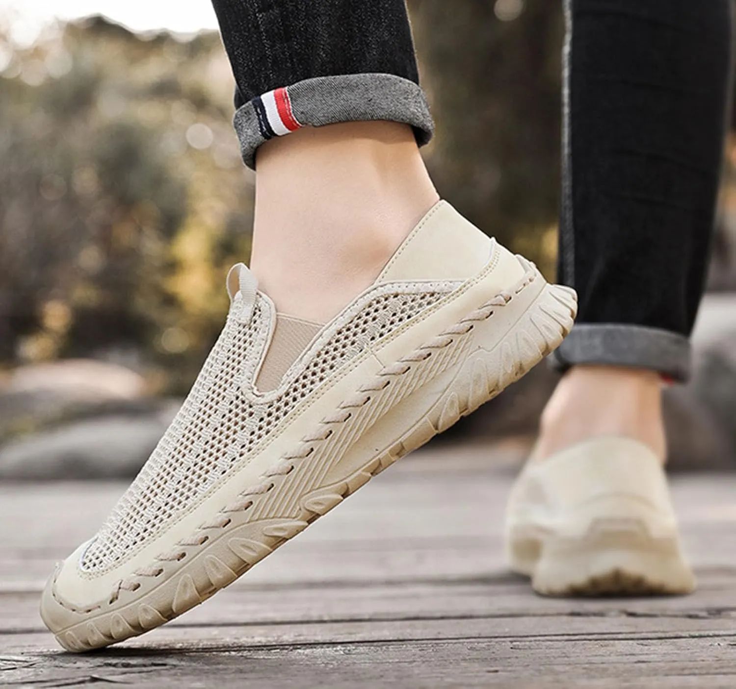 Men's Casual Handmade Breathable Hollow Mesh Loafers Outdoor Lightweight and Fashionable Soft Soled Driving Shoes