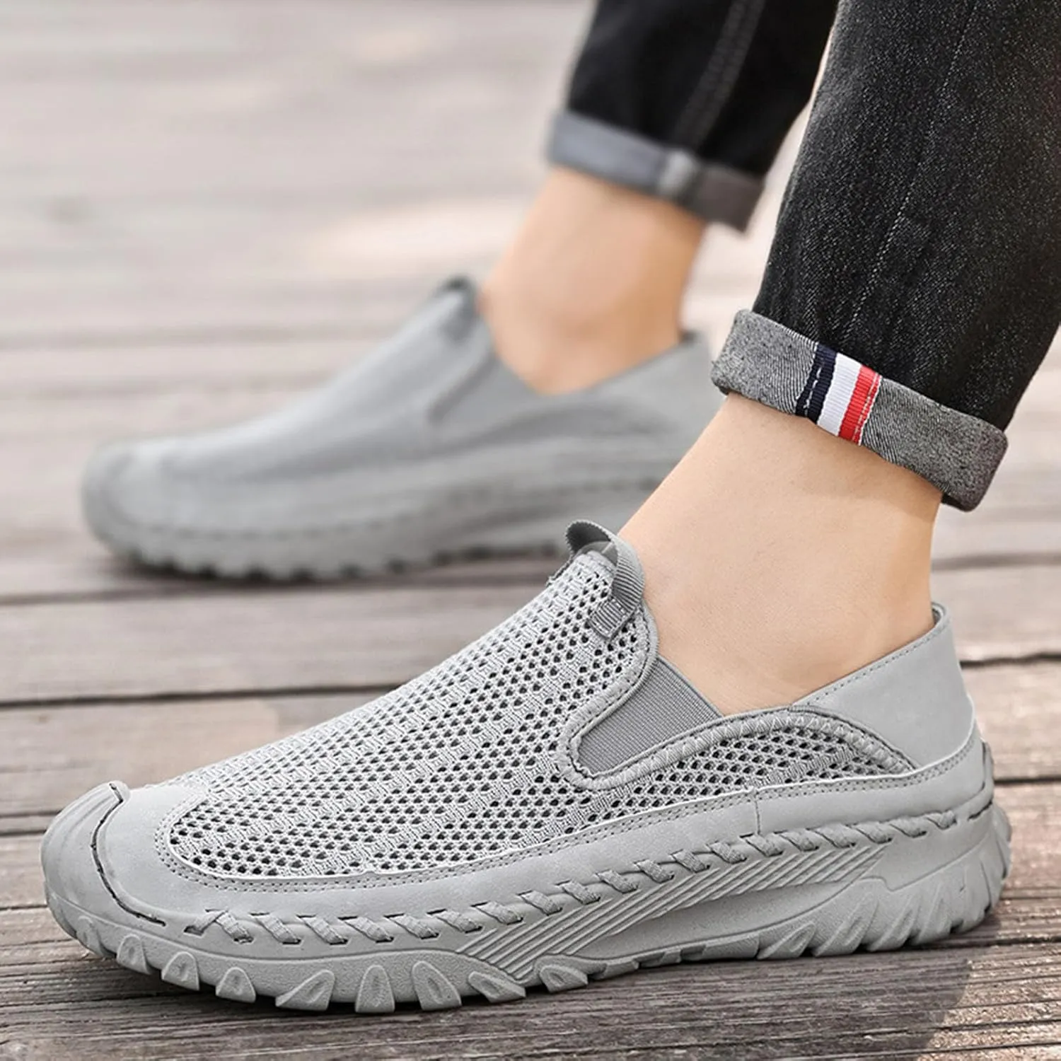 Men's Casual Handmade Breathable Hollow Mesh Loafers Outdoor Lightweight and Fashionable Soft Soled Driving Shoes