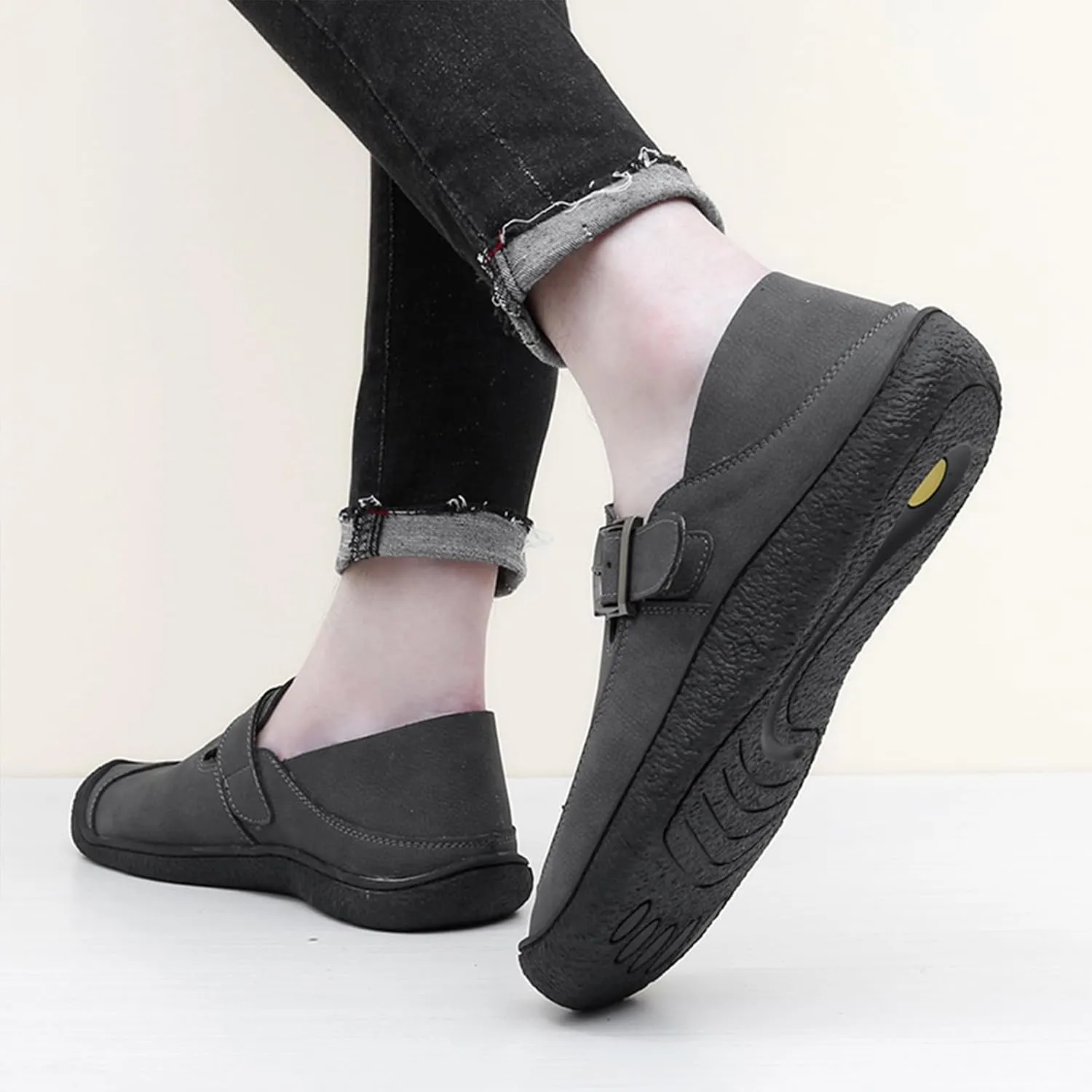 Men's Genuine Leather Casual Penny Loafers Fashion Buckle Round Toe Comfortable Soft Bottom Handmade Driving Loafers Slip On Lightweight Dress Shoes