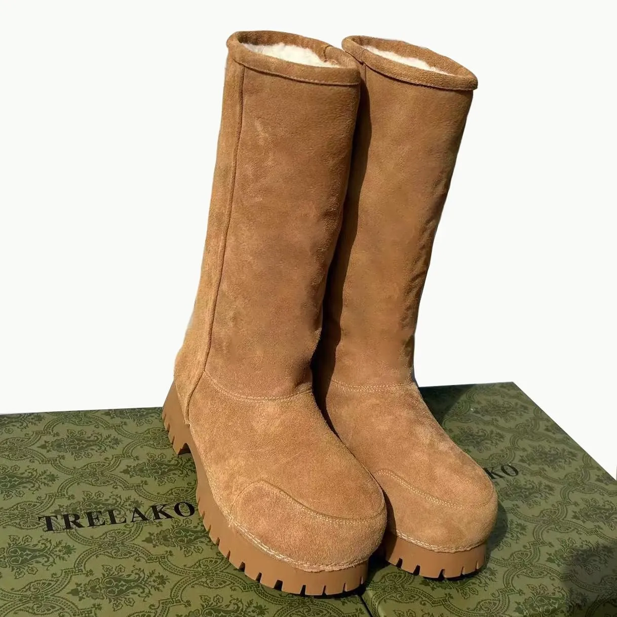 Platform Snow Boots for Women Suede Classic Fur Hippy Mid Calf Winter Boots Slip On High Boots Comfortable Chunky Trending Shoes Biege