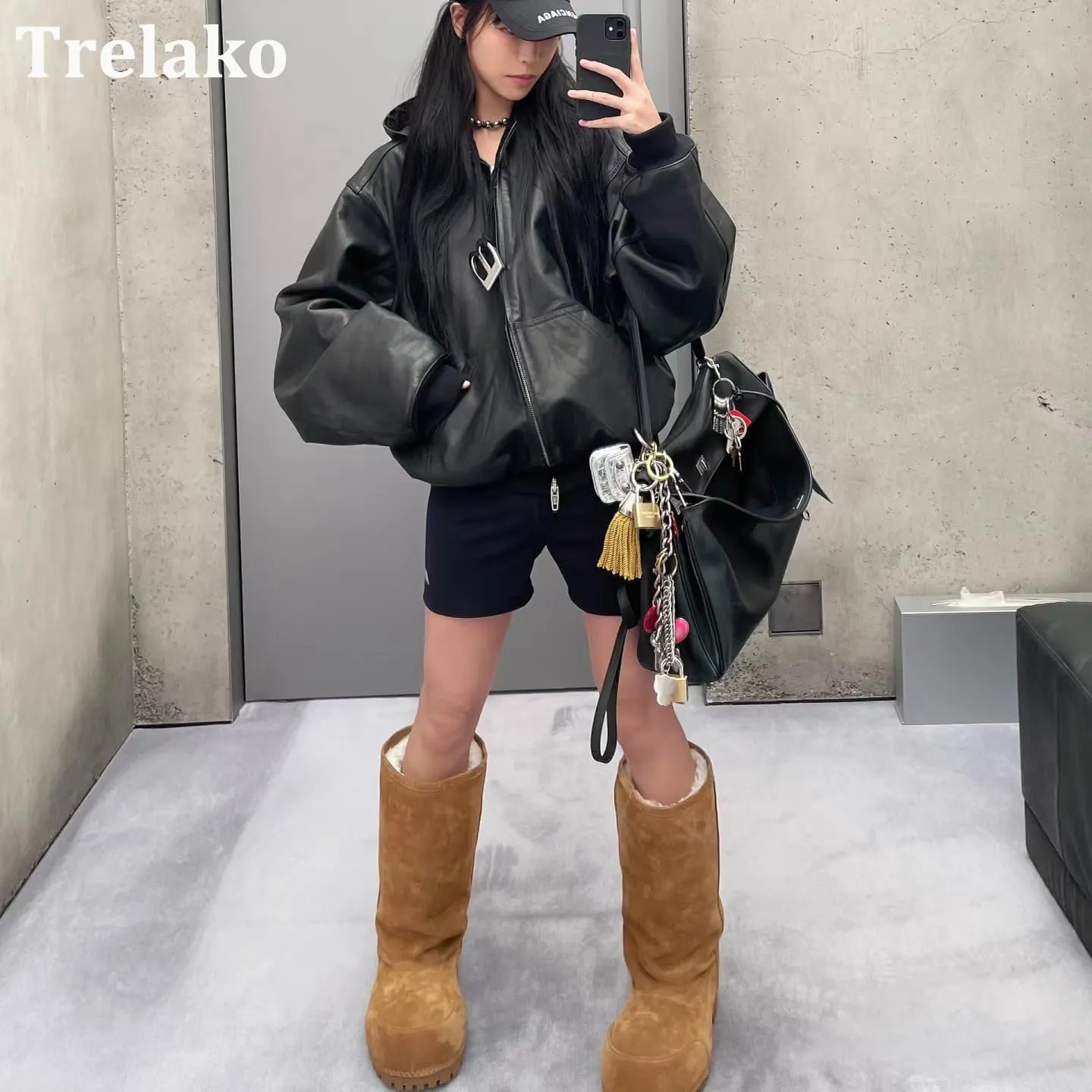 Platform Snow Boots for Women Suede Classic Fur Hippy Mid Calf Winter Boots Slip On High Boots Comfortable Chunky Trending Shoes Biege