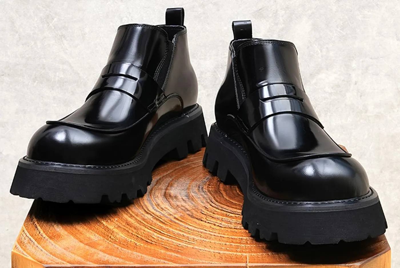 Santimon Mens Chelsea Boots Formal Dress Ankle Low Top Boots Fashion Patent Leather Thick-Soled Chukka Boots Prom Wedding Tuxedo Business Causal Lightweight Western Boots for Men