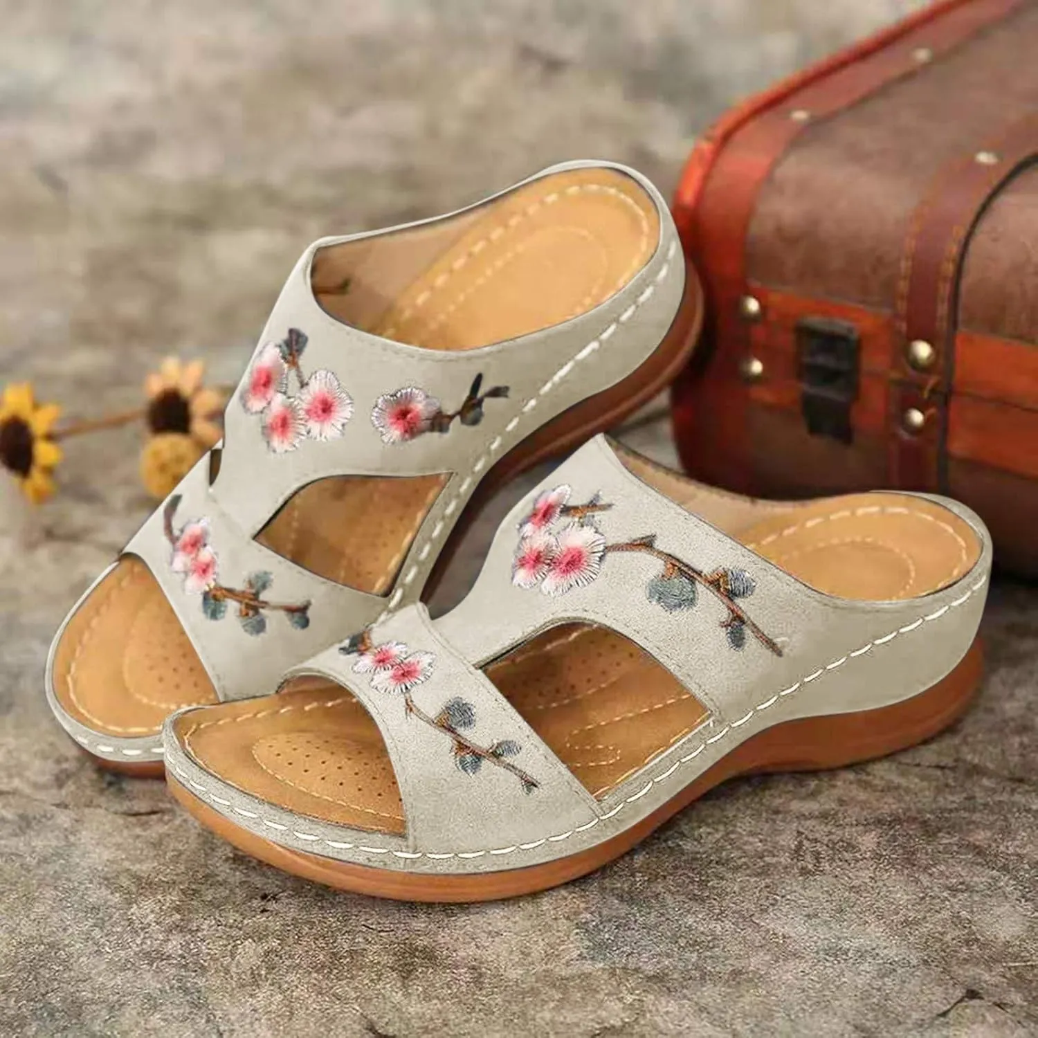 Slip on Sandals for Women Comfortable Casual Flower Embroidery Wedge Platform Slipper Summer Hollow Breathable Open Toe Platform Beach Shoes