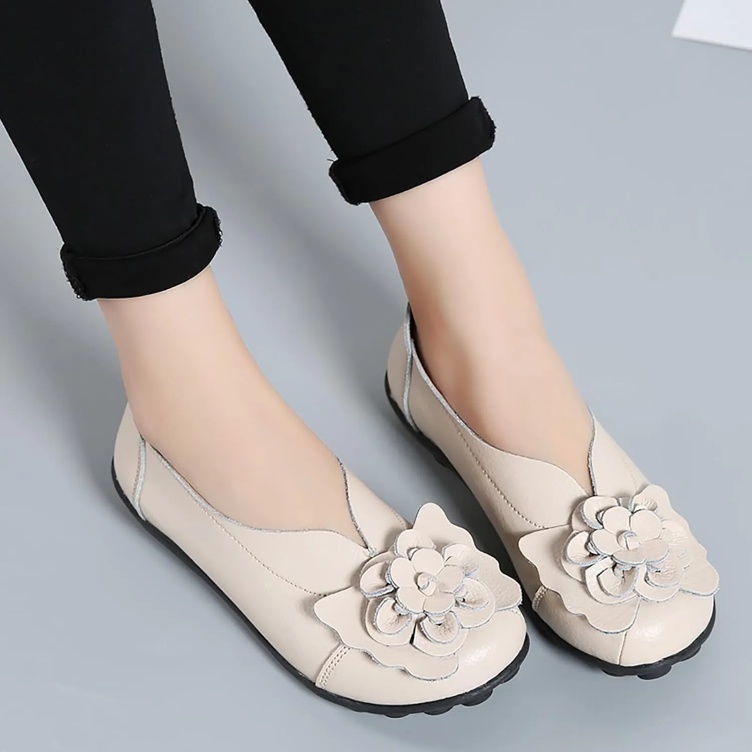 Solaud Women's Comfortable Loafers Soft Slip on Casual Round Toe Moccasins Driving Flats Work Walking Shoes