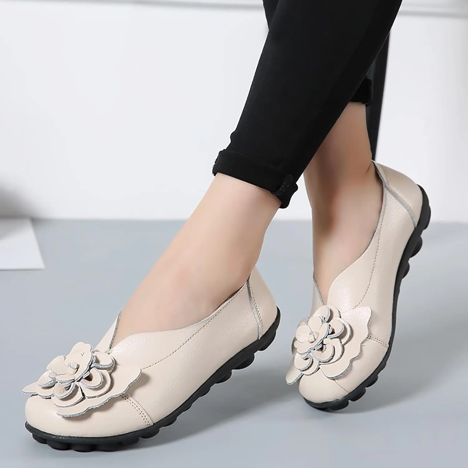 Solaud Women's Comfortable Loafers Soft Slip on Casual Round Toe Moccasins Driving Flats Work Walking Shoes