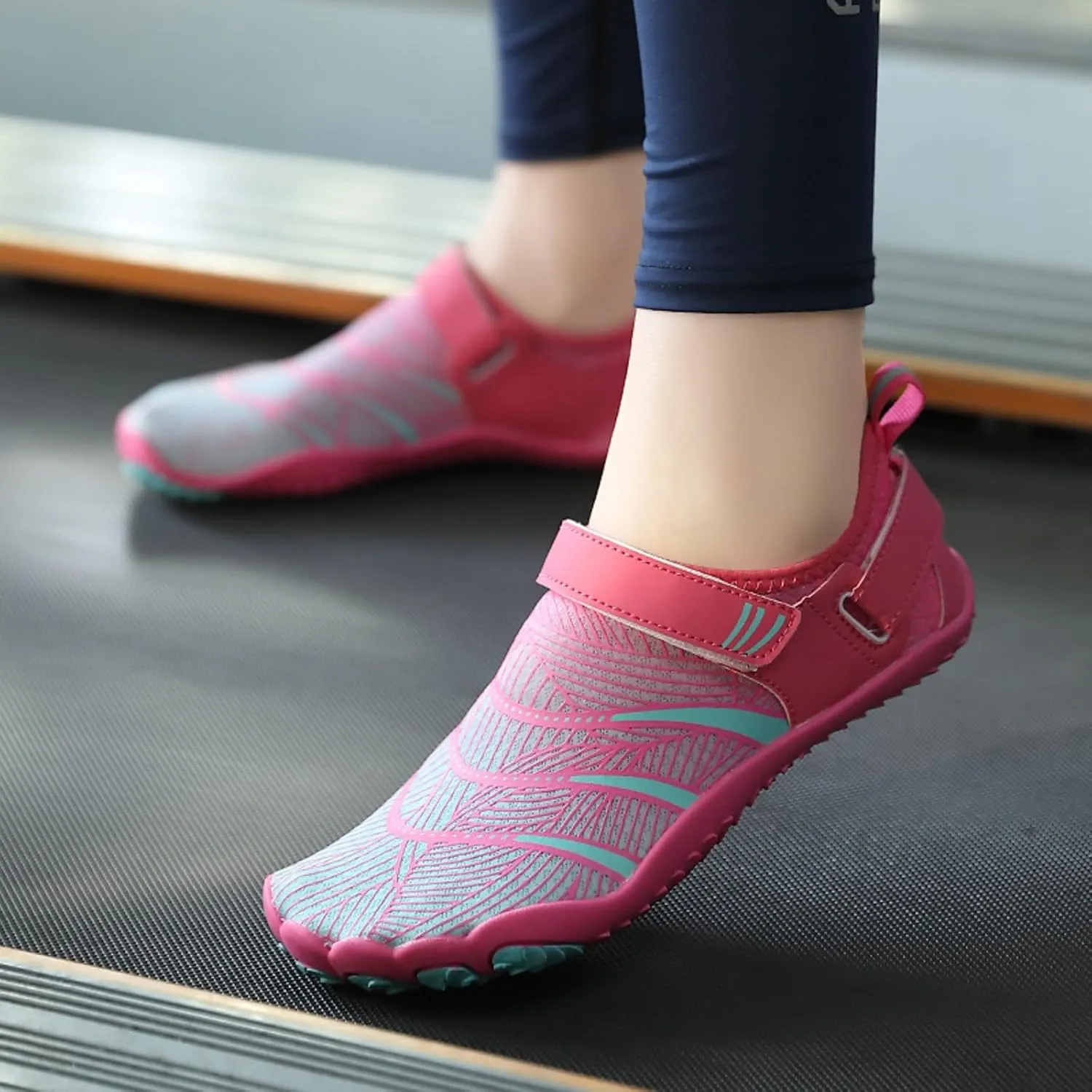 Suxi Shoes Women's Breathable Swimming and Diving Shoes Wading Five Finger Jumping Rope Shoes Sneaker Guards Womens