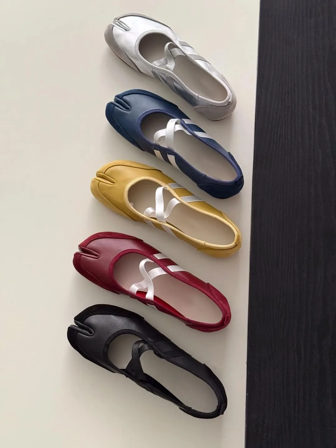 Tabi Shoes Split Toe Leather Mary Janes Flats with Laces for Women Girls Ballet Summer Sandals Non Slip Lightweight Round Toe Wide Width Casual Cute Y2K Kawaii Pumps Spring Fall Outdoors