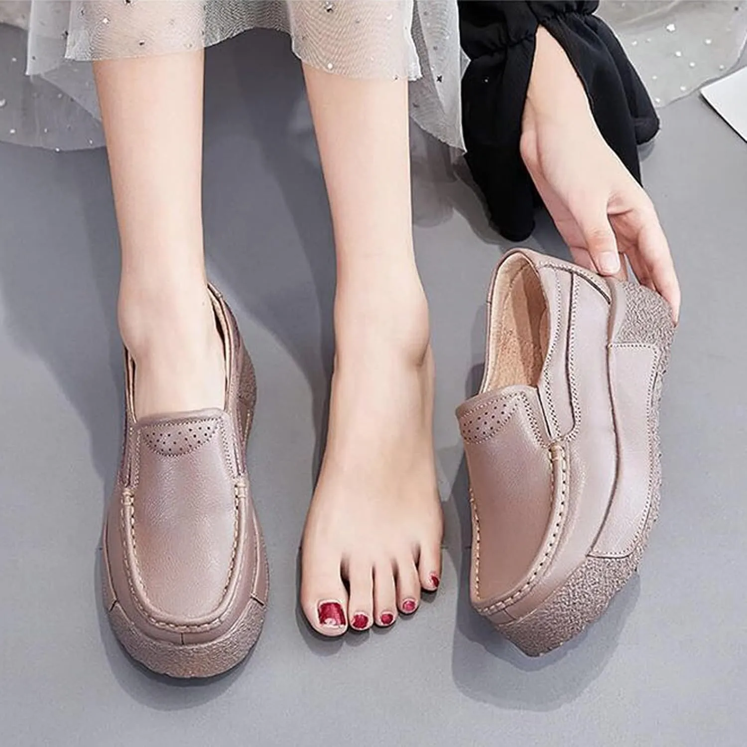 Women Platform Leather Slip On Loafers Wedge Moccasins,Casual Comfort Lightweight Soft Sole Low Top Walking Shoes Work Nurse Shoes