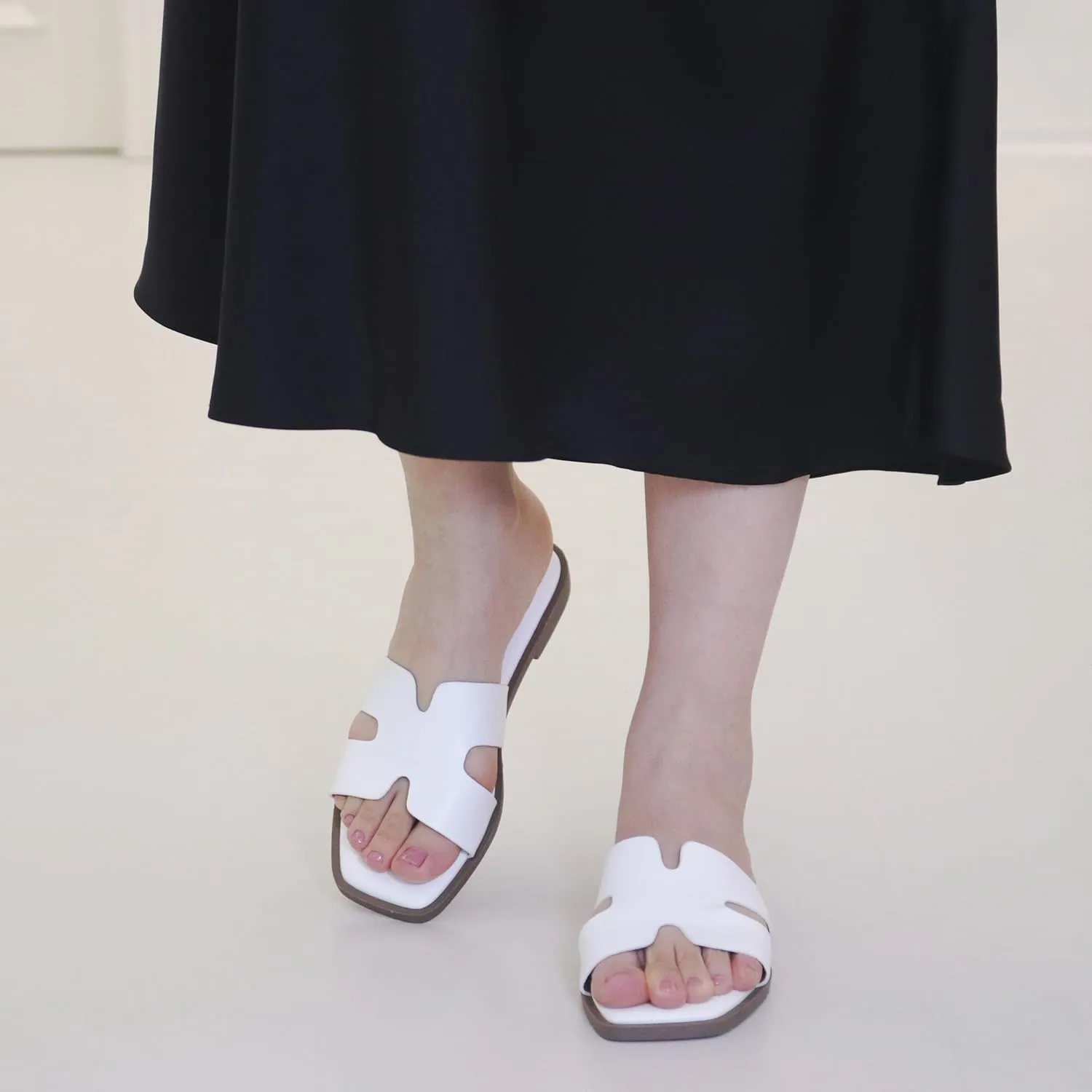 Womens Slip On Flat Sandals Soft Leather Open Toe Slide for Summer Dressy