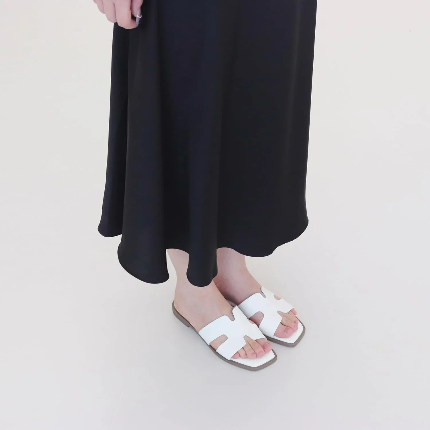 Womens Slip On Flat Sandals Soft Leather Open Toe Slide for Summer Dressy