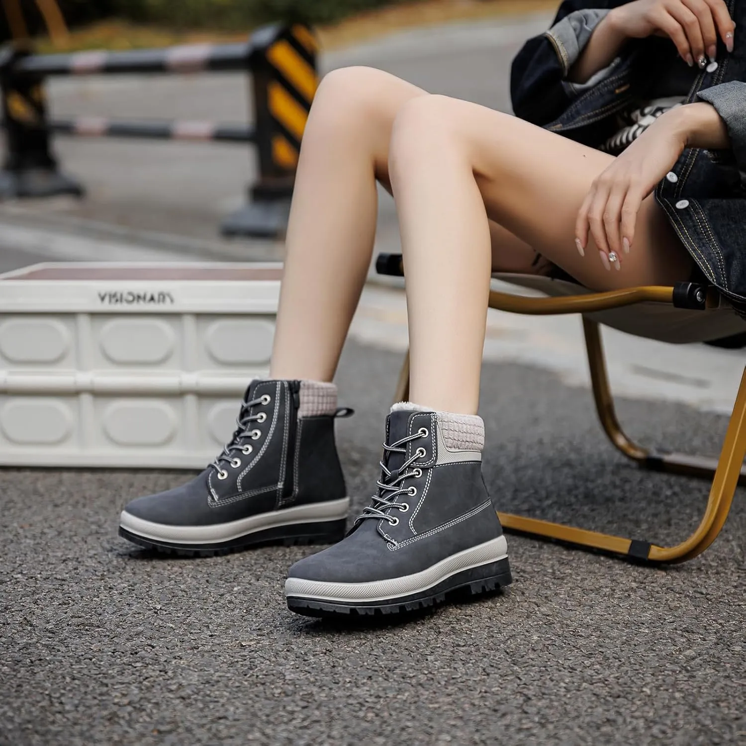 Womens White Winter Snow Boots Combat Boots for women Waterproof Fur Lined Ankle Booties Non Slip Fuzzy Warm Platform Boots Lace Up Hiking boots with Zipper
